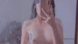 Gái xinh quay video khỏa thân bóp vú nhìn cực chất