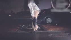 Video phim sex gái xinh Leak Unce khỏa thân cởi đồ ngoài đường